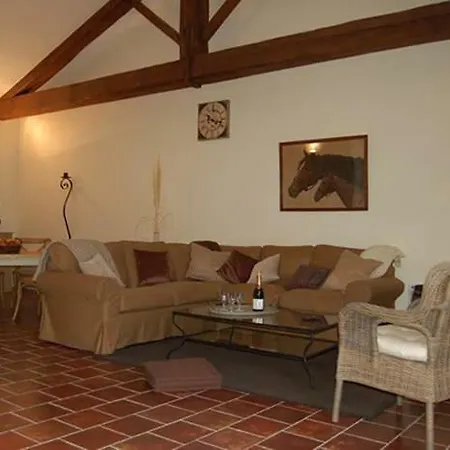 Du Vieux Tilleul, L'ecurie. Guest house *